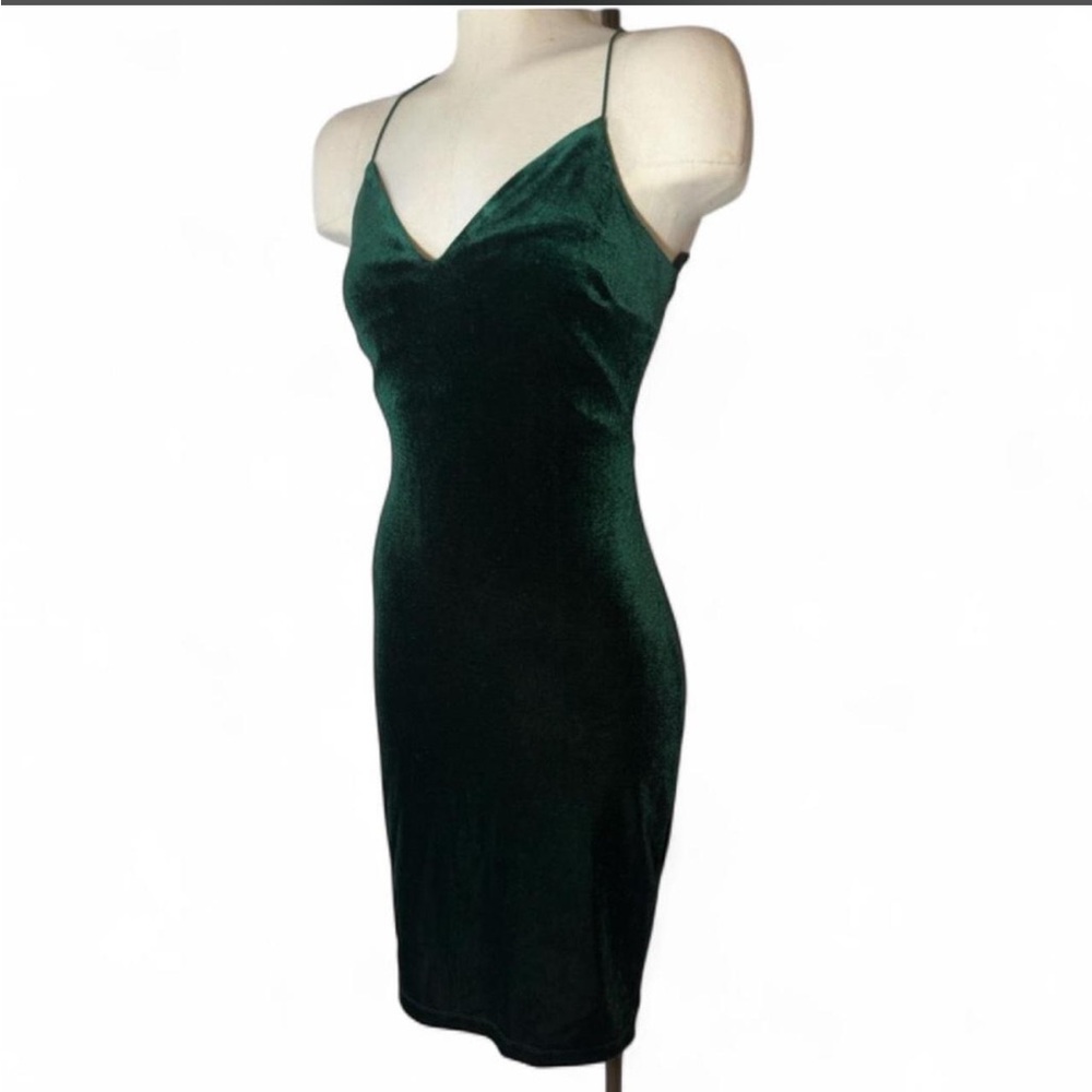 B. Darlin Emerald Green Velvet Lace Back Bodycon Dress 5/6